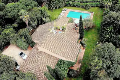 Image de Presqu'ÎLE De St Tropez. Villa Contemporaine Plain-Pied 180m2 piscine