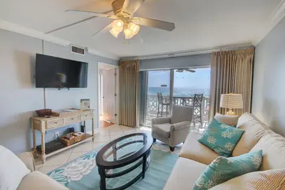Image de 2br / 2ba - Golfe avant avec de belles vues sur le golfe et la piscine