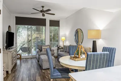 Image de Condo situé à proximité des activités de Baytowne Wharf!