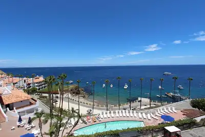Méditerranée Oceanside Villa