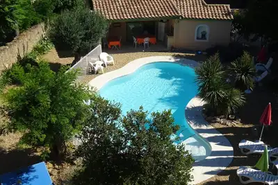 Image de GÎTE De Charme Jardin Terrasse Piscine, Parking Et Wifi Gratuits, Plages à 8 Km