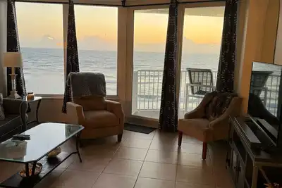 Image de * Dépêche-toi pour l'été * Shores Club 605 - Condo 2Br-2Ba - OceanFront View
