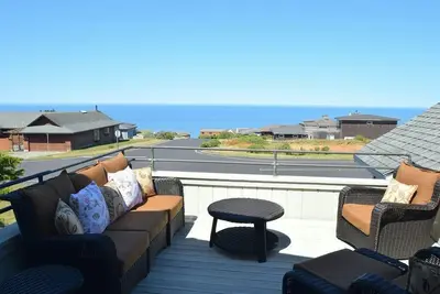 Image de Nouveau sur Vrbo! ! Maison luxueuse avec vue sur l'océan!