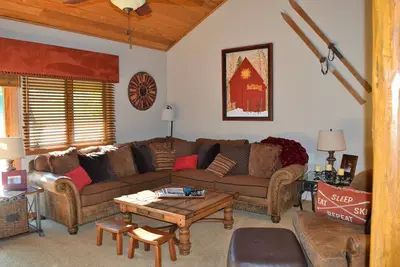 Image de Condo Sunburst bien entretenu de 3 chambres sur terrain de golf