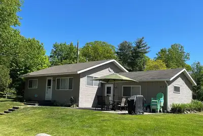Image de Cottage familial parfait! Réservez maintenant en août! Du vendredi au vendredi pour 1800 $ si vous réservez maintenant!