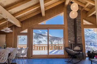 Image de Magnifique chalet proche des pistes et au coeur du village - 14 à 20 personnes