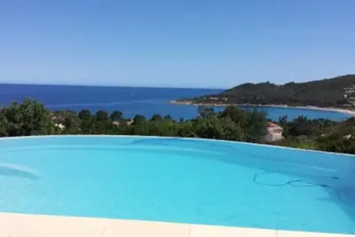 Image de Superbe maison piscine à débordement vue mer imprenable à Favone