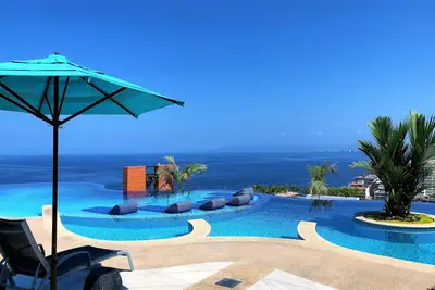 Zona Romantica, Residences by Pinnacle, Best Pool Rooftop Pool, Ocean View, 2 B / 2 B