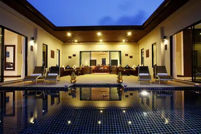 Image de Perle: 7 B \/ Rms, piscine privée, pour 18 personnes