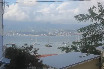 Image de T2 anse mitan, chambre climatisée, proche de tous services.