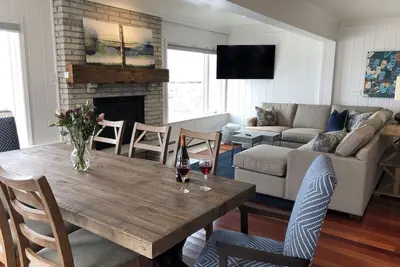 Image de Sandy Beach Haven - une maison de lac moderne + maison de transport sur le lac Canandaigua