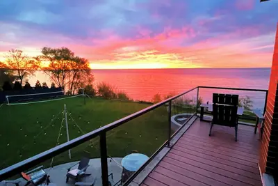 Image de Spectaculaire retraite Kenosha Lake Michigan Waterfront pour 12