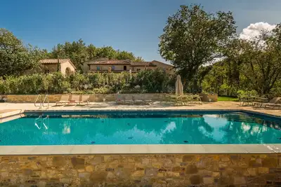 Image de Appart 1 ch dans une ferme récemment restaurée avec piscine et spa