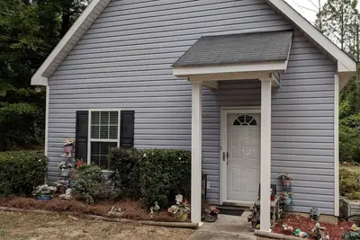 ★ Bungalow Byron ★ Calme confortable ∣ Près de la I-75 et d'Amazon