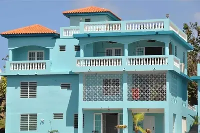 Image de Maison de 1ère classe, coucher de soleil panoramique / vue sur l'eau vive, piscine privée, promenade jusqu'à la plage