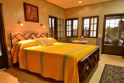 Image de Studio La Hacienda à l'étage avec piscine