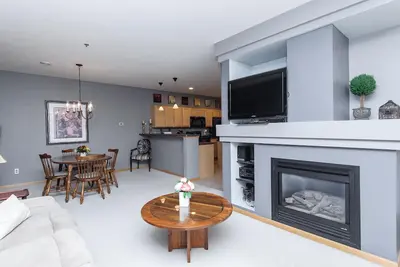 Image de Vivre au mois dans une maison de ville magnifiquement meublée à Rochester