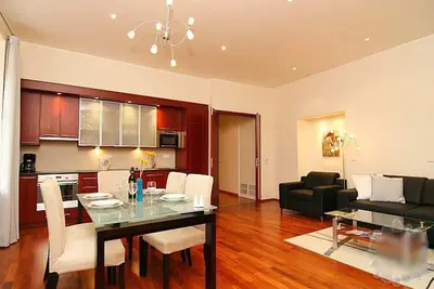 Image de Meilleur emplacement, vues incroyables - Appartement de luxe sur la place de la vieille ville