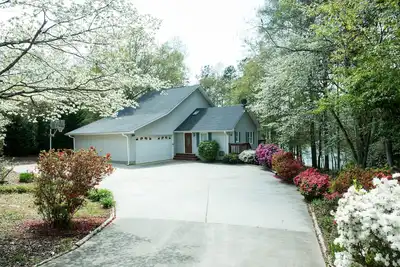 Image de Lake Hartwell Lakefront home près de Clemson University de baseball et d'autres événements