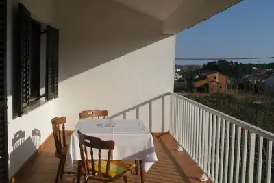 Image de Garçonnière avec la terrasse Palit, Rab (As-16356-a)