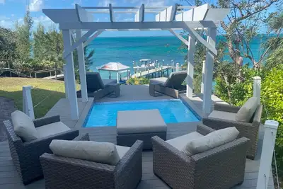 Image de Green Turtle Cay, sur la mer d'Abaco - quai privé, bassin profond \/ spa, machine à glaçons