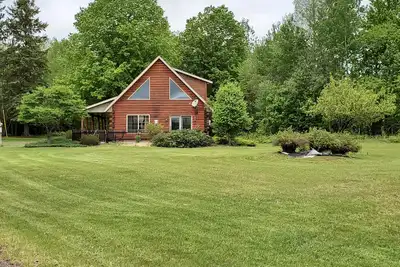 Image de Kemp's Rentals-Great Family Home-Relaxing-Private-5 Acres-Close to Beach & Mtu