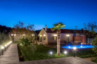 Image de Rhodian Gaea House avec piscine privée