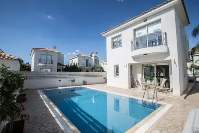 Image de Villa Megan, moderne 3bdr Pernera Villa avec piscine, proche de toutes commodités