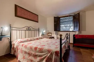 Image de Appartement au rez-de-chaussée, 2 chambres, 1 salle de bain, jardin exclusif, vue mer.