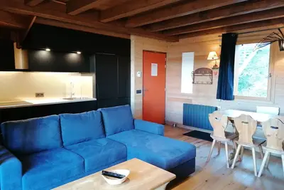 Image de Chalet chaleureux avec terrasse, près des pistes