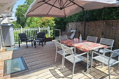 Image de Charmante Villa avec Terrasse et Garage Ă Arcachon, Proche Centre et Plages