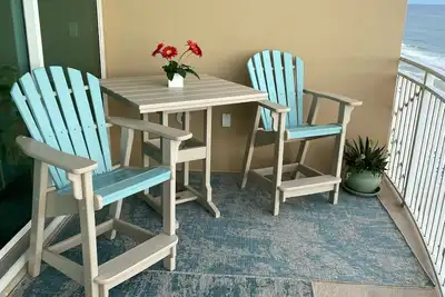 Image de Réservez l'automne maintenant! Aqua 1005 Chaises de plage inclus! 6 personnes, à pied du parc de la jetée!