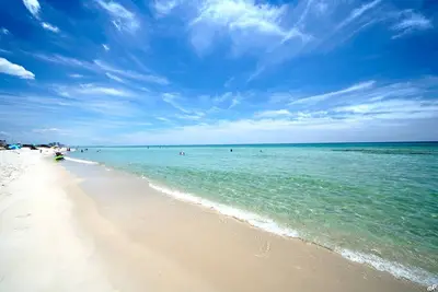 Image de Accueil de luxe sur la plage ~ Accès à la plage privée depuis le pont ~ À pied du parc Pier