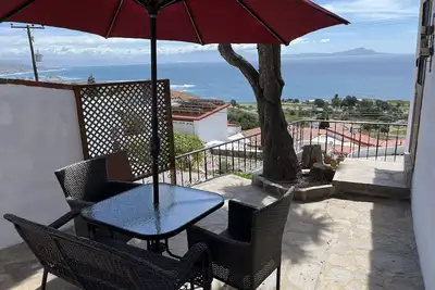 Image de Nid Romantique Avec Une Belle Vue Sur L'Ocean