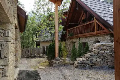 Image de Chalet rénové 3 pièces pour 5 pers avec jardin, balcon et cheminée, à 150m des remontées à Pra Loup