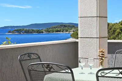 Image de Lorna 1 - appartement spacieux à 90m d'une plage pour 8 + 1 personnes