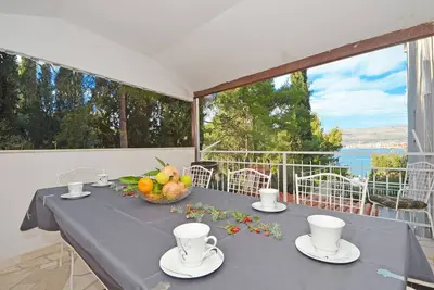 Image de Marijana 1 - appartement spacieux pour 6 + 2, situé à 100m d'une plage