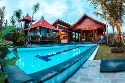 Image de Villa moderne à Bali avec piscine privée et lits de luxe
