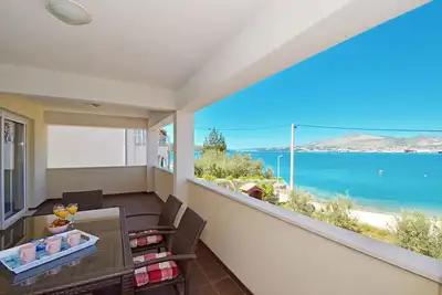Image de Palm Beach Appartement 3-luxe avec vue sur la mer pour 4 + 2 personnes, à 10m de la plage de galets