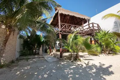 Image de Casa Huul Kiin, avec une belle piscine maya et palapa!