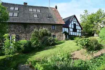 Image de Cottage historique Cottage Cottage avec jardin idyllique et beaucoup de talent