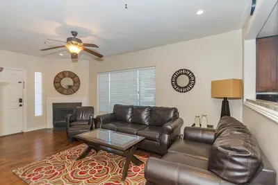 Image de Belle, entièrement rénové 3 Chambre Scottsdale Condo