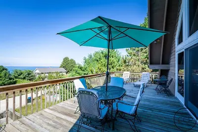 Image de Gone Coastal: Une maison de lac Michigan Beach - DISPONIBILITÉ De La JOURNÉE Du Travail Disponible!