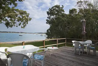 Image de Accueil Waterfront W / plage privée et beaucoup d'espace pour nager, jouer, et se détendre