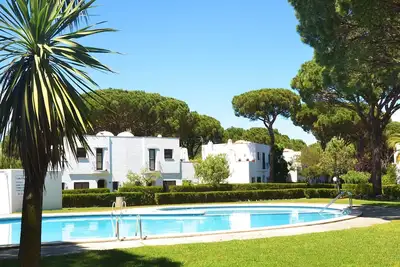 Maison, piscine, jardins et parking près de la plage