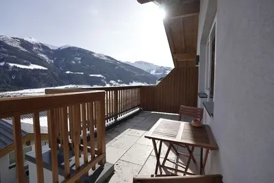 Image de Maison de vacances familiale de luxe avec sauna privé, bain à remous et vue magnifique
