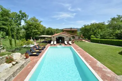 Image de Sestuccia est une belle villa toscane Ă une courte distance de Gaiole in Chianti