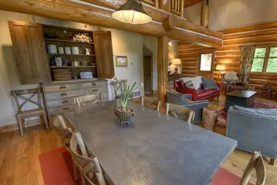 Image de 4 chambres de luxe de ski in / ski out Powder Ridge Cabin W / spa