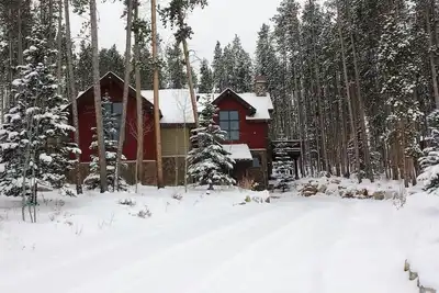 Image de Highland Heaven, familial et convivial, bain à remous, 4 Br privés avec 4 bains privés.