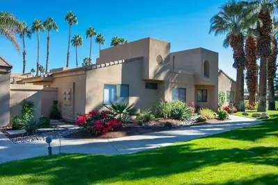 Image de Condo Contemporain Luxurious Desert - Week-End Stagecoach / Coachella Disponibles